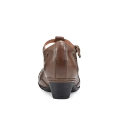 Heels><noscript><img width=